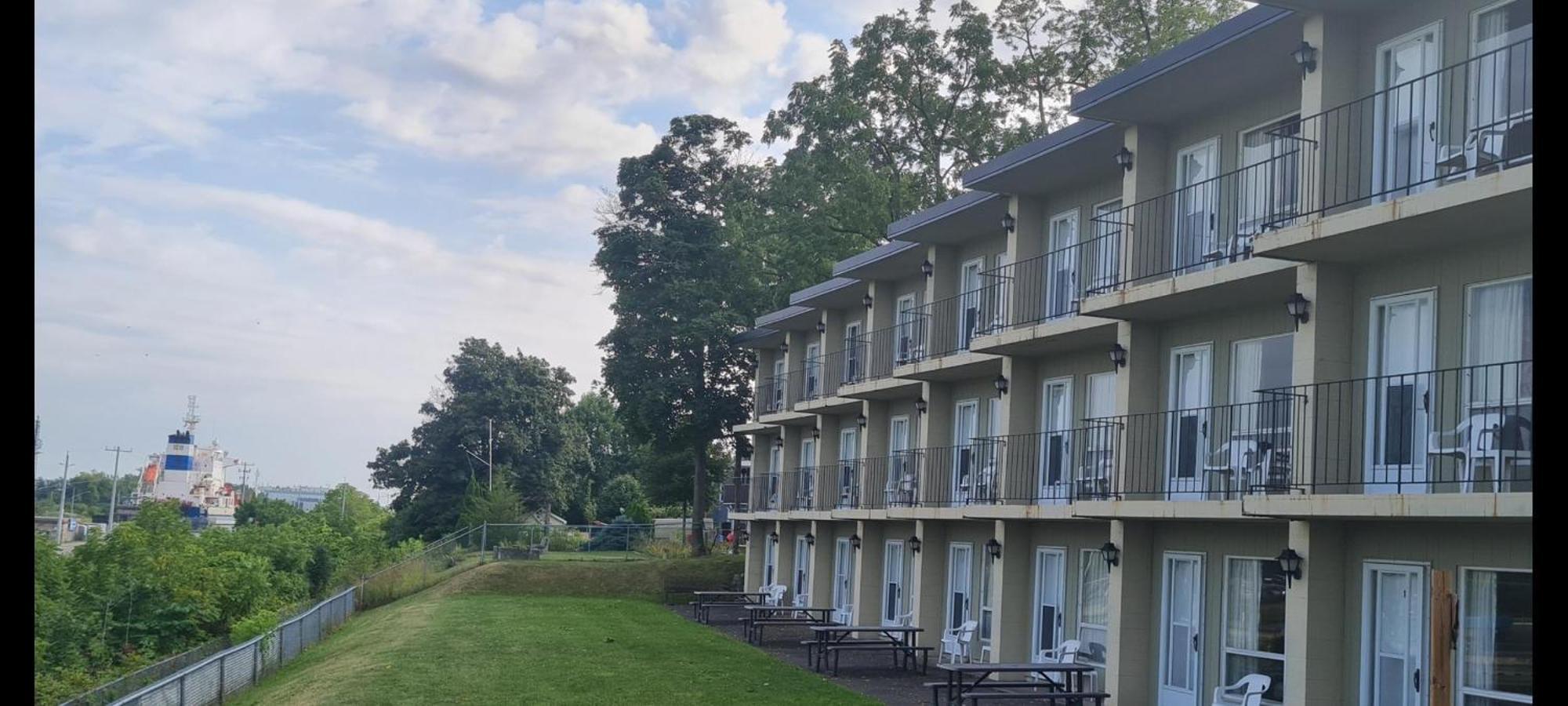 The Inn At Lock Seven Thorold Экстерьер фото