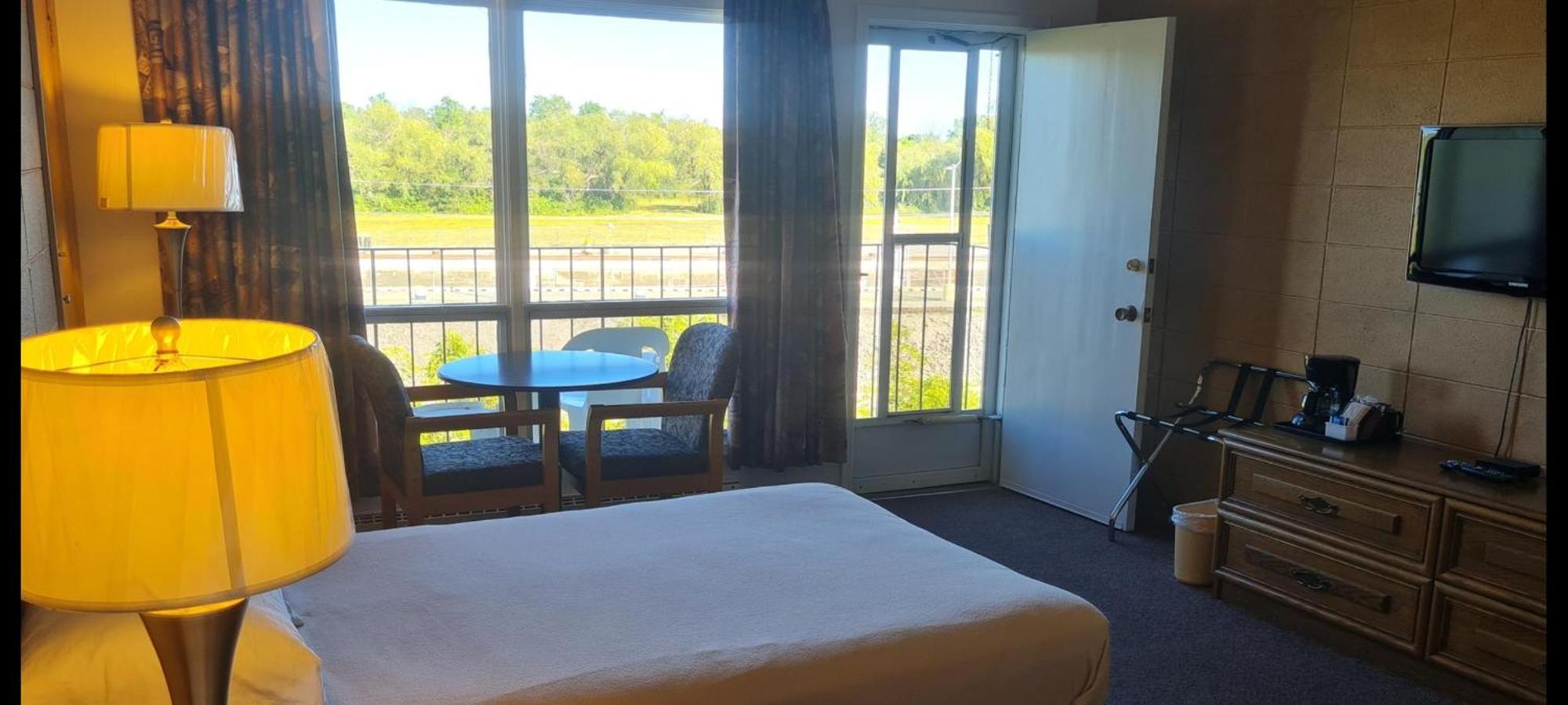 The Inn At Lock Seven Thorold Экстерьер фото